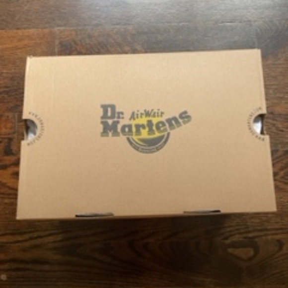 NIB, Dr. Marten's 1460 Black Smooth Leather Boot Size 7 - Picture 6 of 7